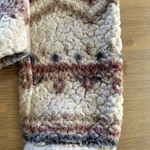 Wild fable Vintage faux fur fleece pullover. Fall perfect. Small - Picture 5 of 8